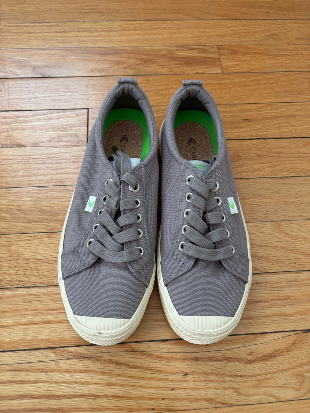 Cariuma shoe. - Picture 2 of 3